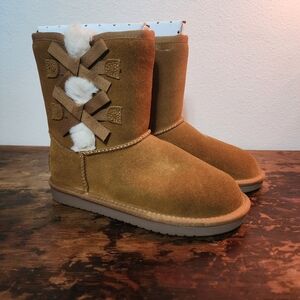 Koolaburra K Victoria SZ 2 Chestnut Short Boots